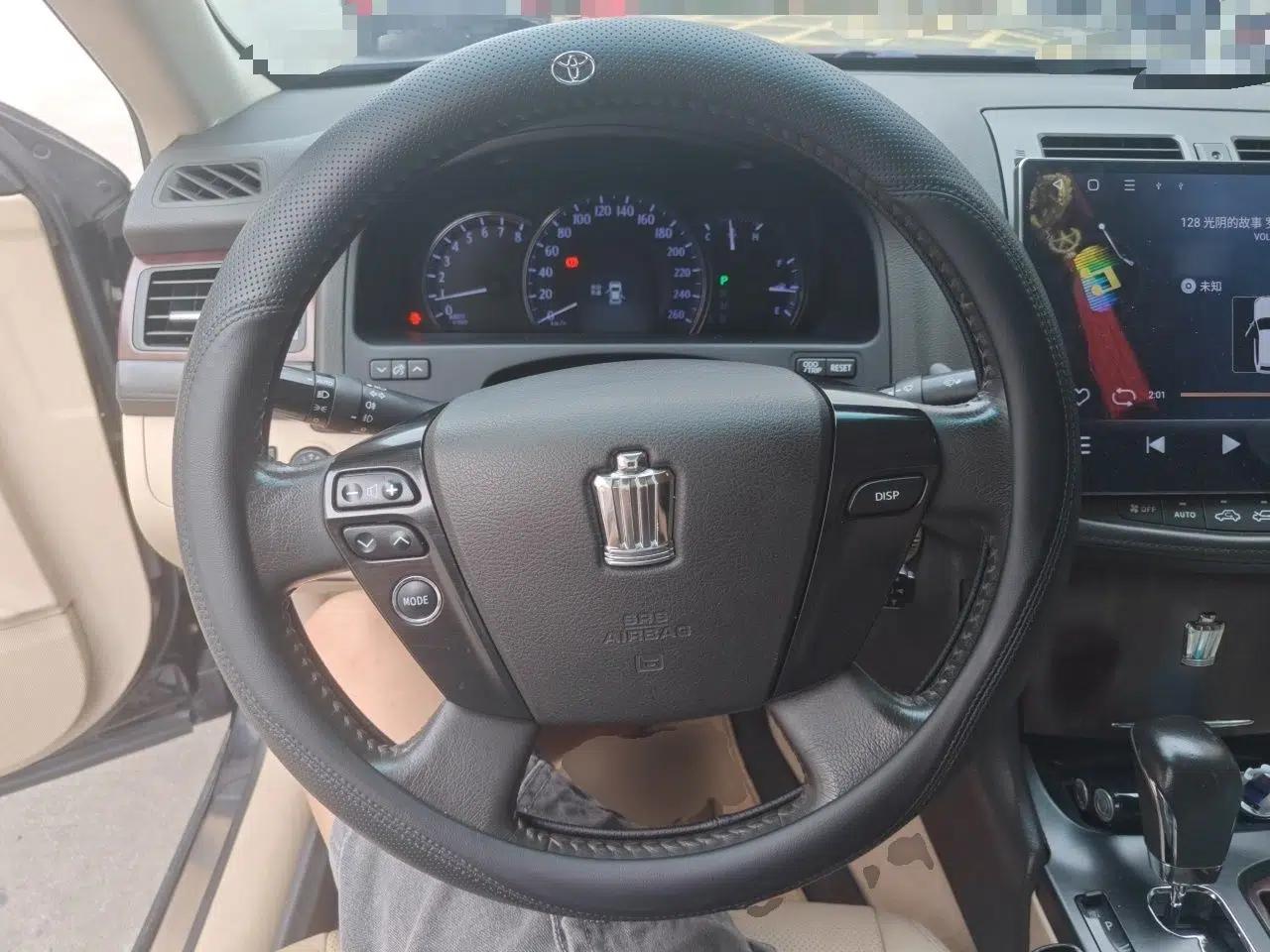 Toyota Crown 2010 2.5L Royal Leather Sunroof Edition — миниатюра 11