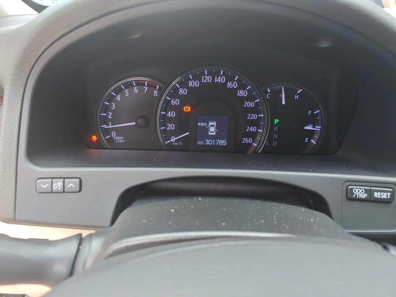 Toyota Crown 2010 2.5L Royal Leather Sunroof Edition — миниатюра 13
