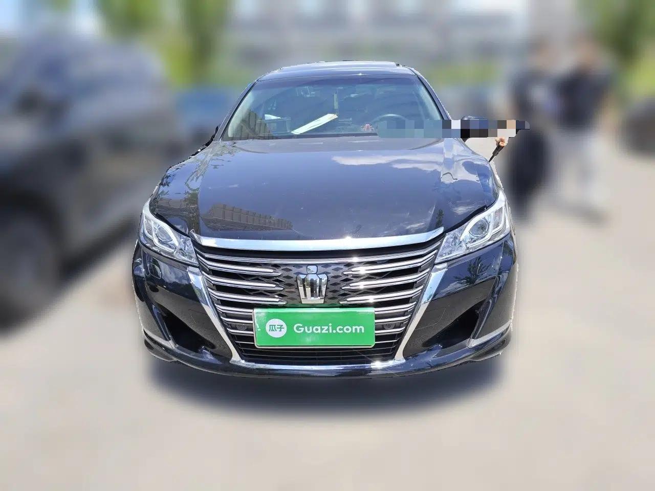 Toyota Crown 2015 2.0T Fashion Edition — миниатюра 2