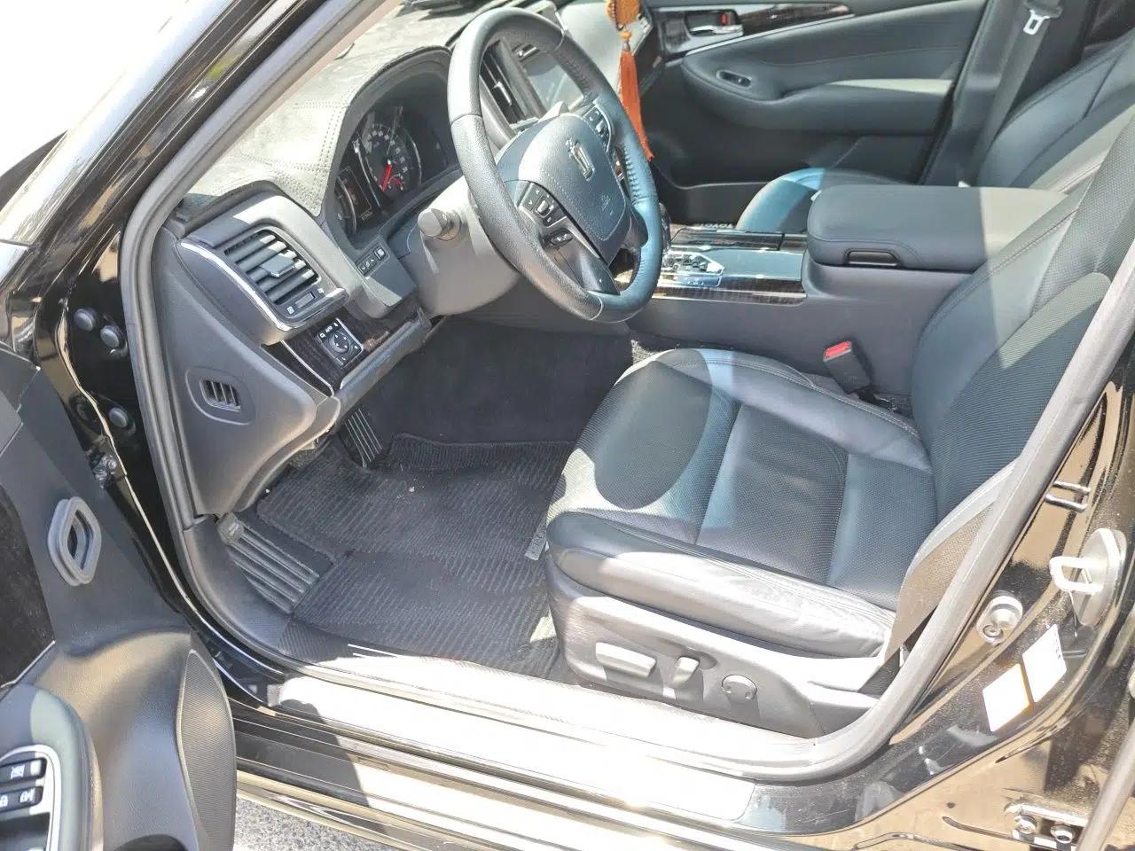 Toyota Crown 2015 2.0T Fashion Edition — миниатюра 16