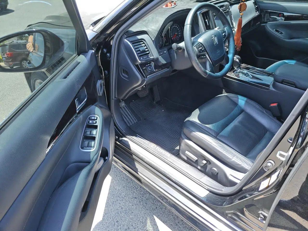 Toyota Crown 2015 2.0T Fashion Edition — миниатюра 17