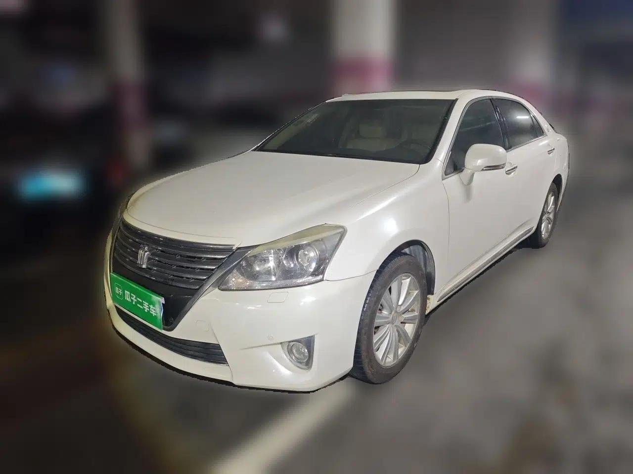 Toyota Crown 2012 2.5L Royal Leather Edition — миниатюра 1