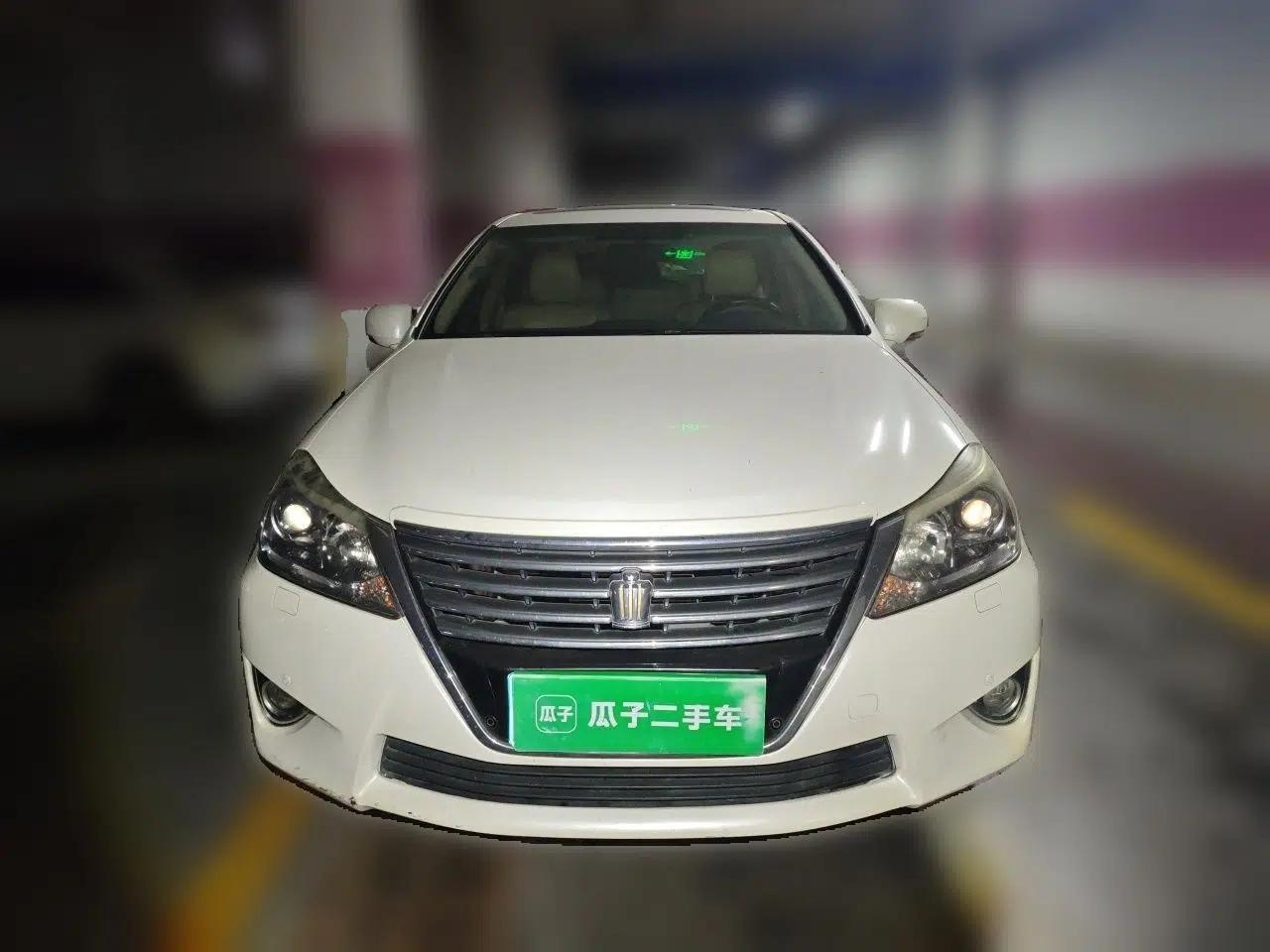 Toyota Crown 2012 2.5L Royal Leather Edition — миниатюра 2