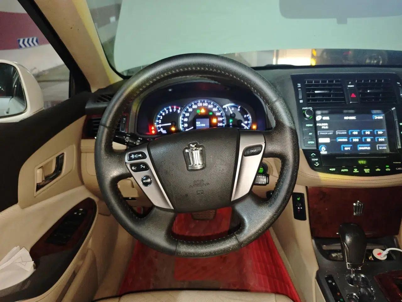 Toyota Crown 2012 2.5L Royal Leather Edition — миниатюра 11