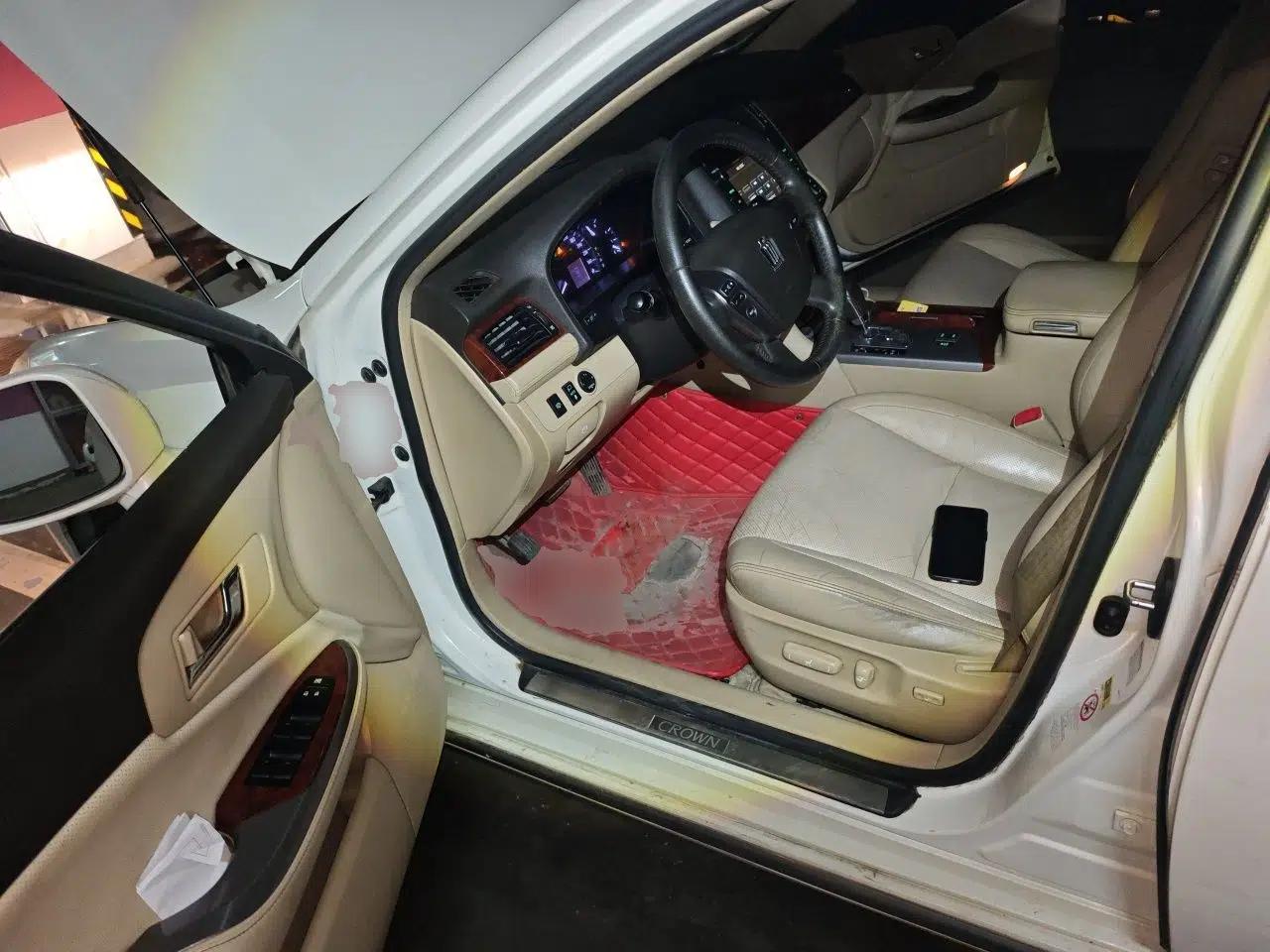 Toyota Crown 2012 2.5L Royal Leather Edition — миниатюра 17