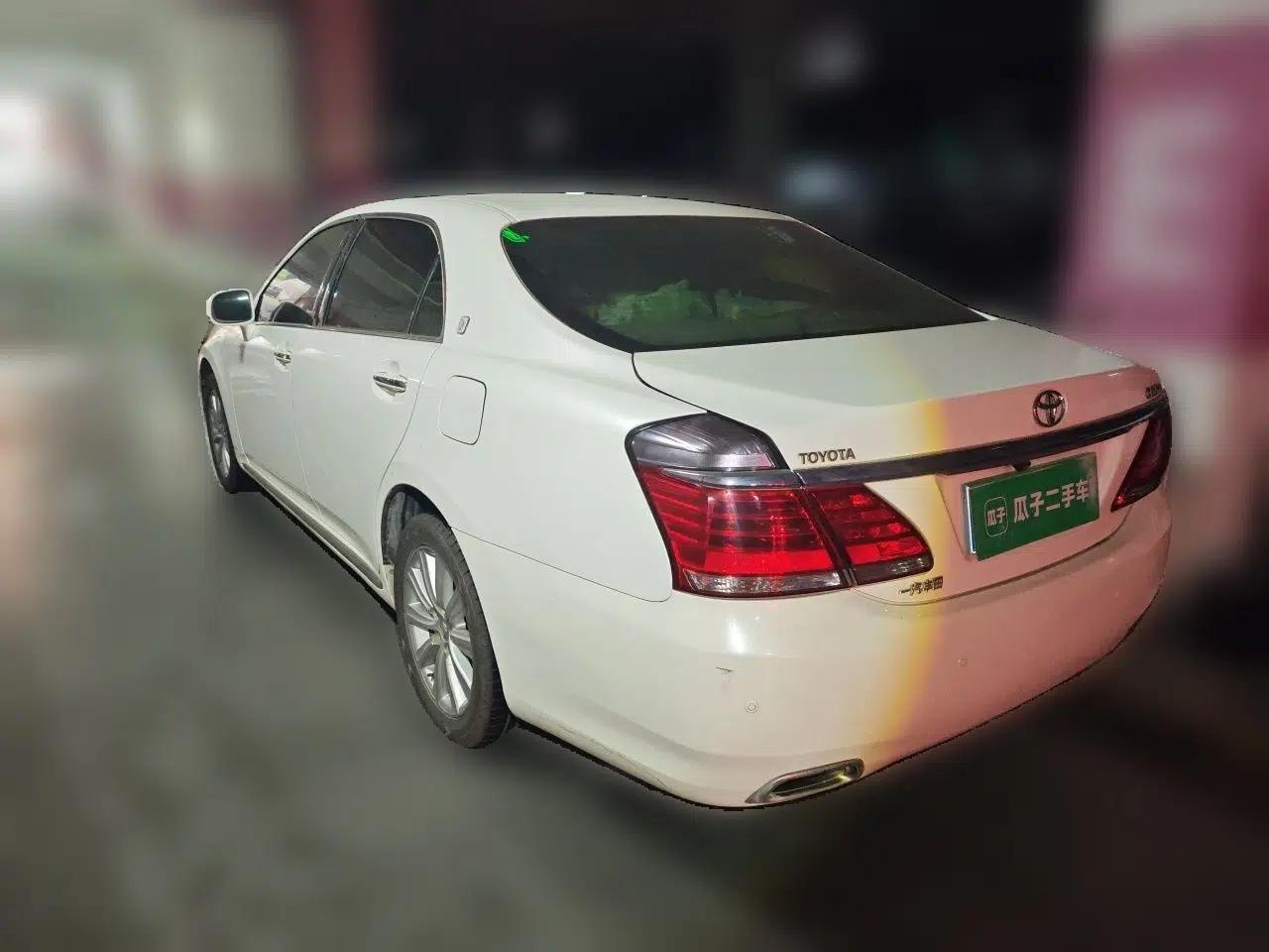 Toyota Crown 2012 2.5L Royal Leather Edition — миниатюра 4