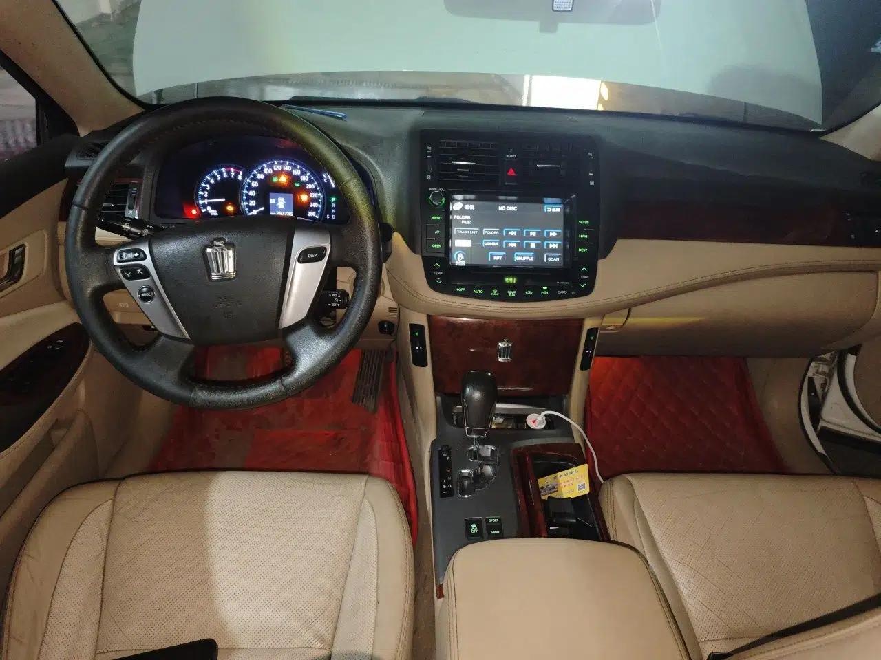 Toyota Crown 2012 2.5L Royal Leather Edition — миниатюра 10