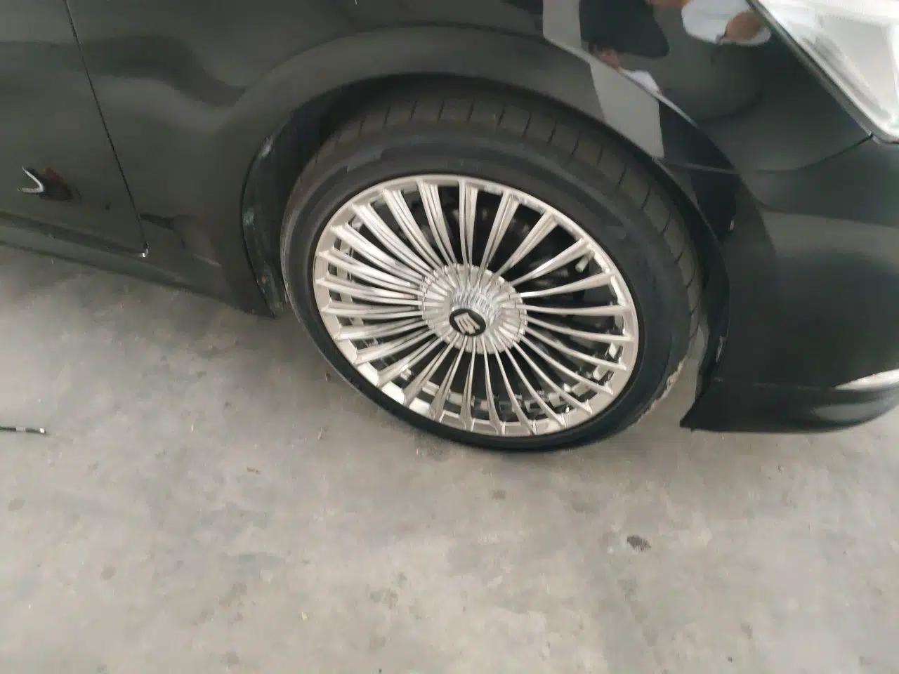 Toyota Crown 2018 2.0T Fashion Edition — миниатюра 8