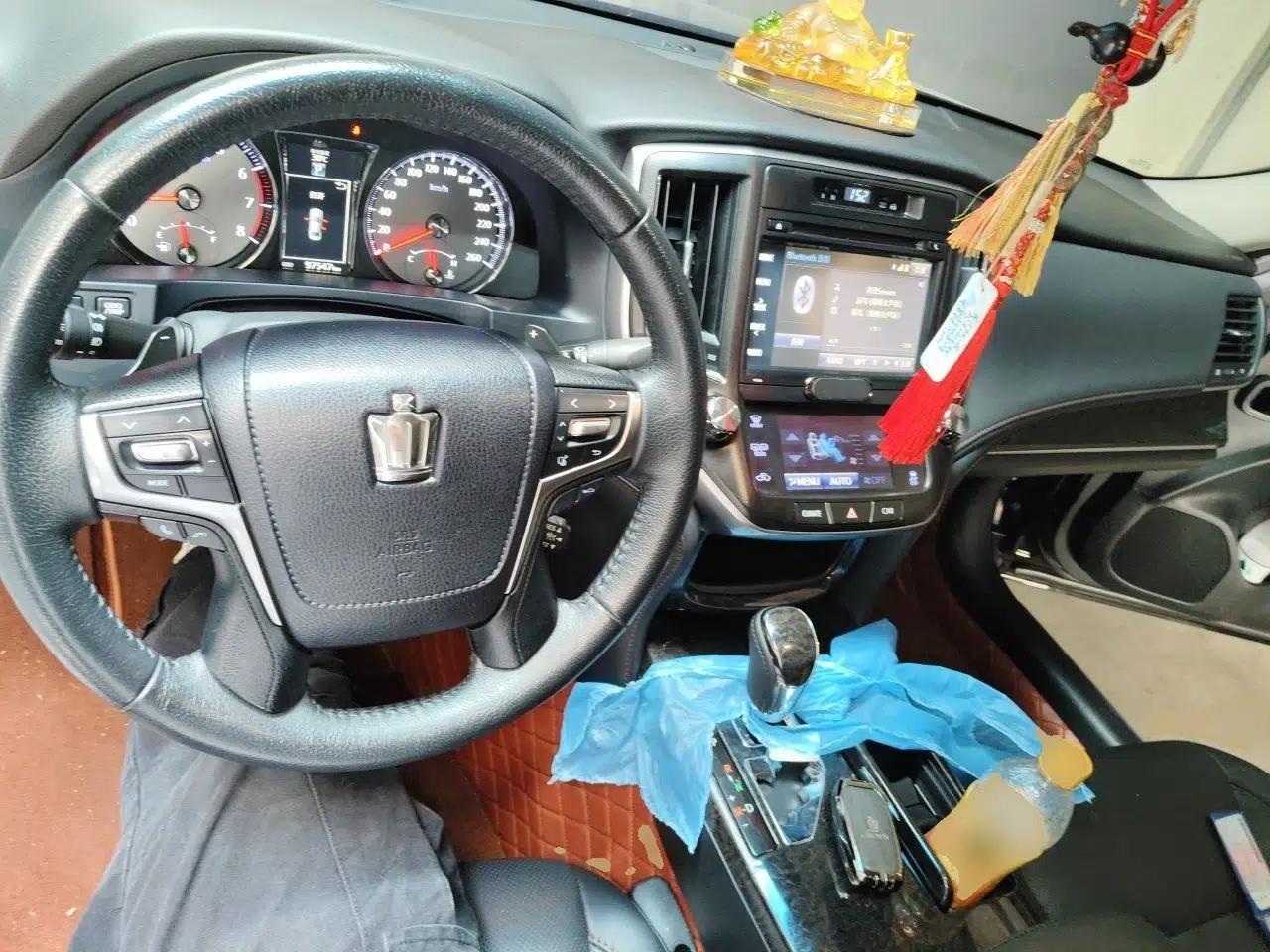 Toyota Crown 2018 2.0T Fashion Edition — миниатюра 10