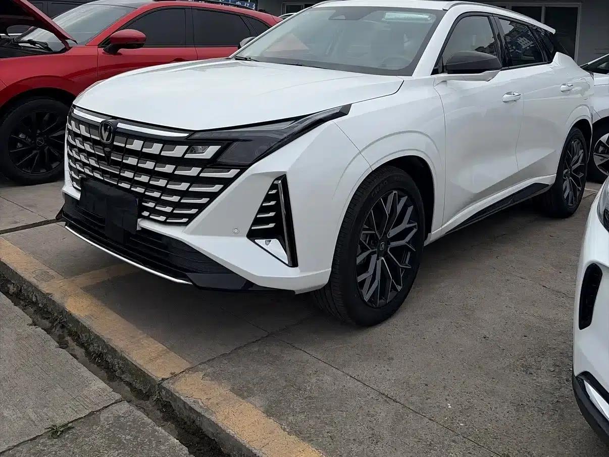 Changan UNI-Z 2025 1.5T Premium Edition — миниатюра 1