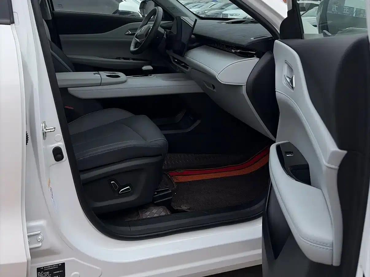 Changan UNI-Z 2025 1.5T Premium Edition — миниатюра 6