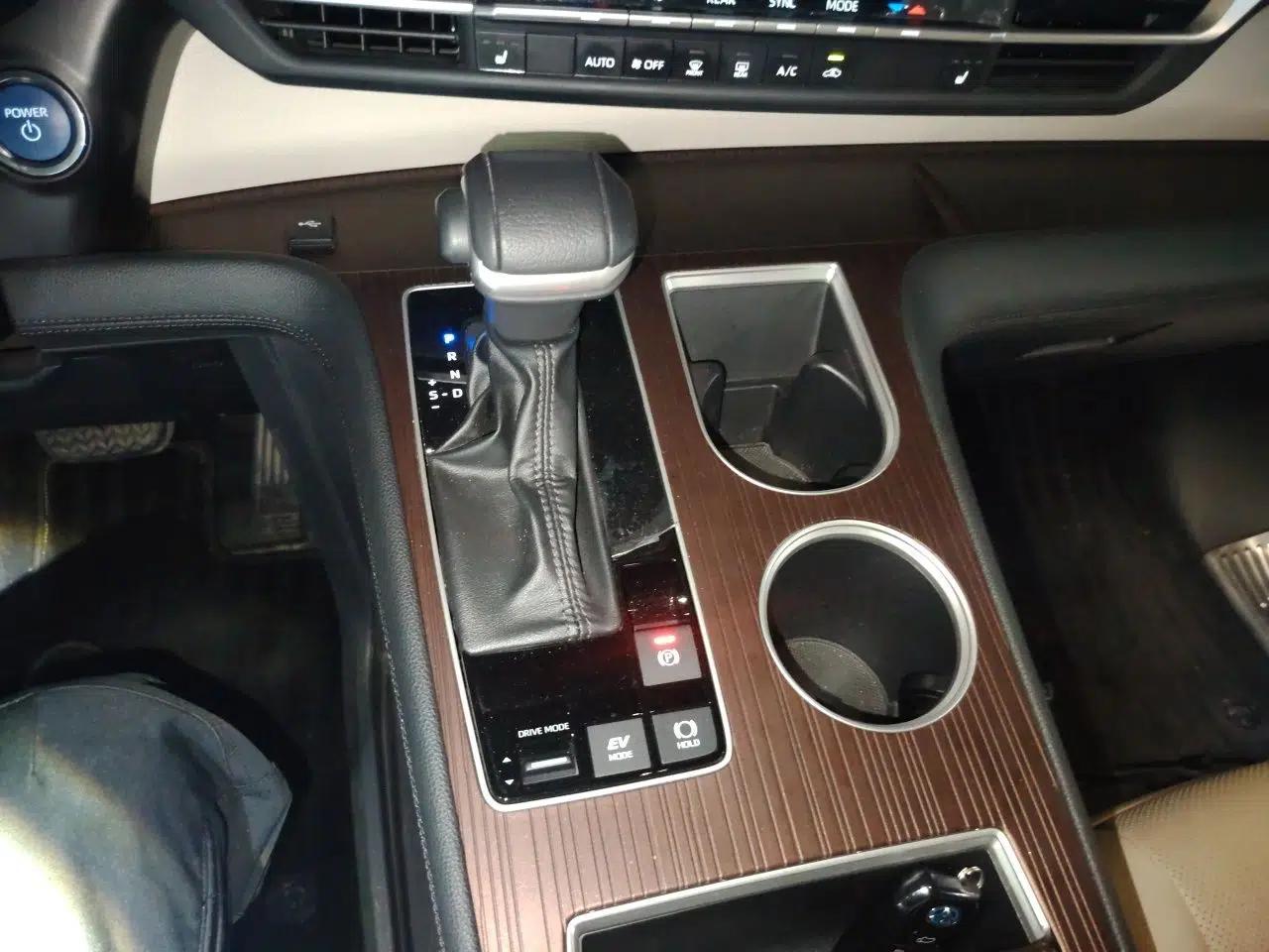 Toyota Granvia 2023 2.5L Hybrid Prestige PLUS Edition — миниатюра 15