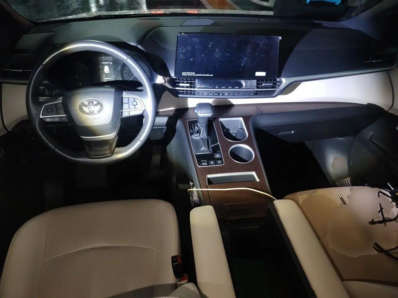 Toyota Granvia 2023 2.5L Hybrid Prestige PLUS Edition — миниатюра 10