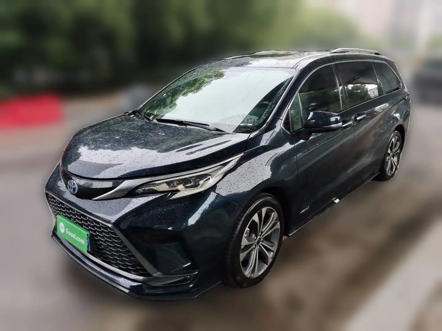 Toyota Granvia 2022 2.5L Hybrid Flagship Edition — миниатюра 1