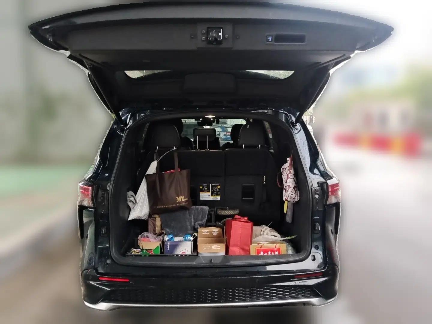 Toyota Granvia 2022 2.5L Hybrid Flagship Edition — миниатюра 20