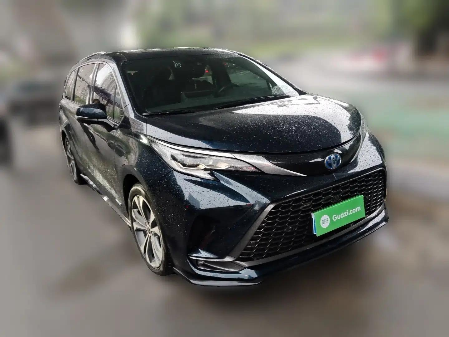 Toyota Granvia 2022 2.5L Hybrid Flagship Edition — миниатюра 3
