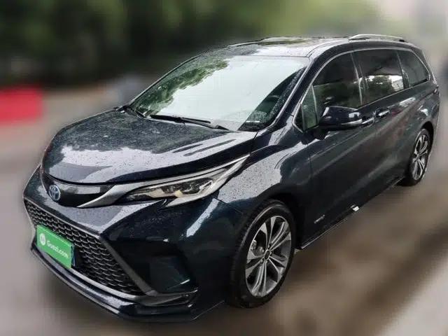 Toyota Granvia 2022 2.5L Hybrid Flagship Edition