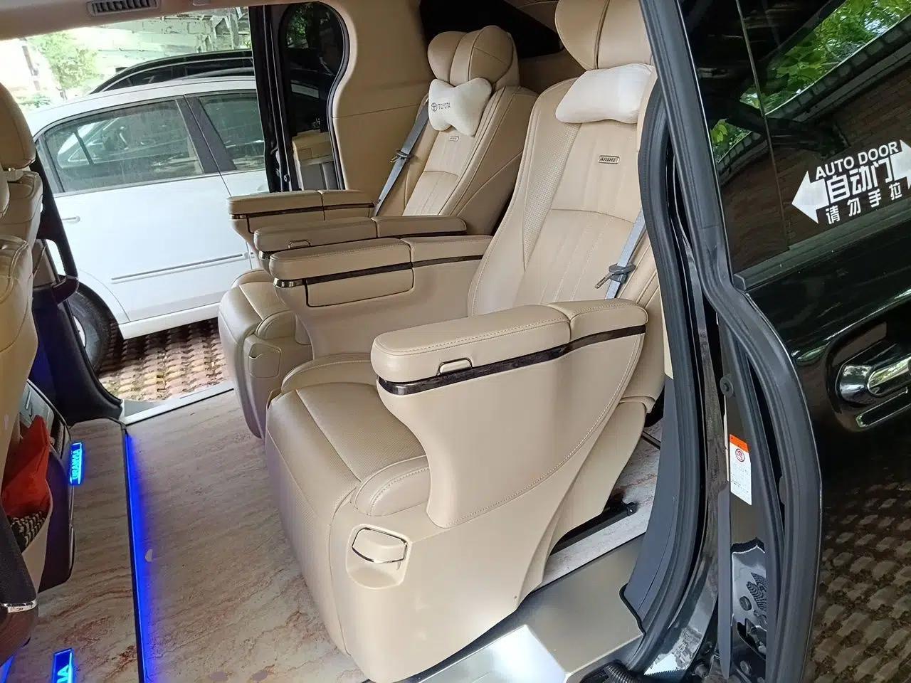 Toyota Granvia 2024 2.5L Hybrid Comfort Edition — миниатюра 18