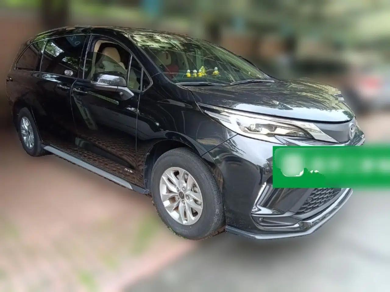 Toyota Granvia 2024 2.5L Hybrid Comfort Edition — миниатюра 3