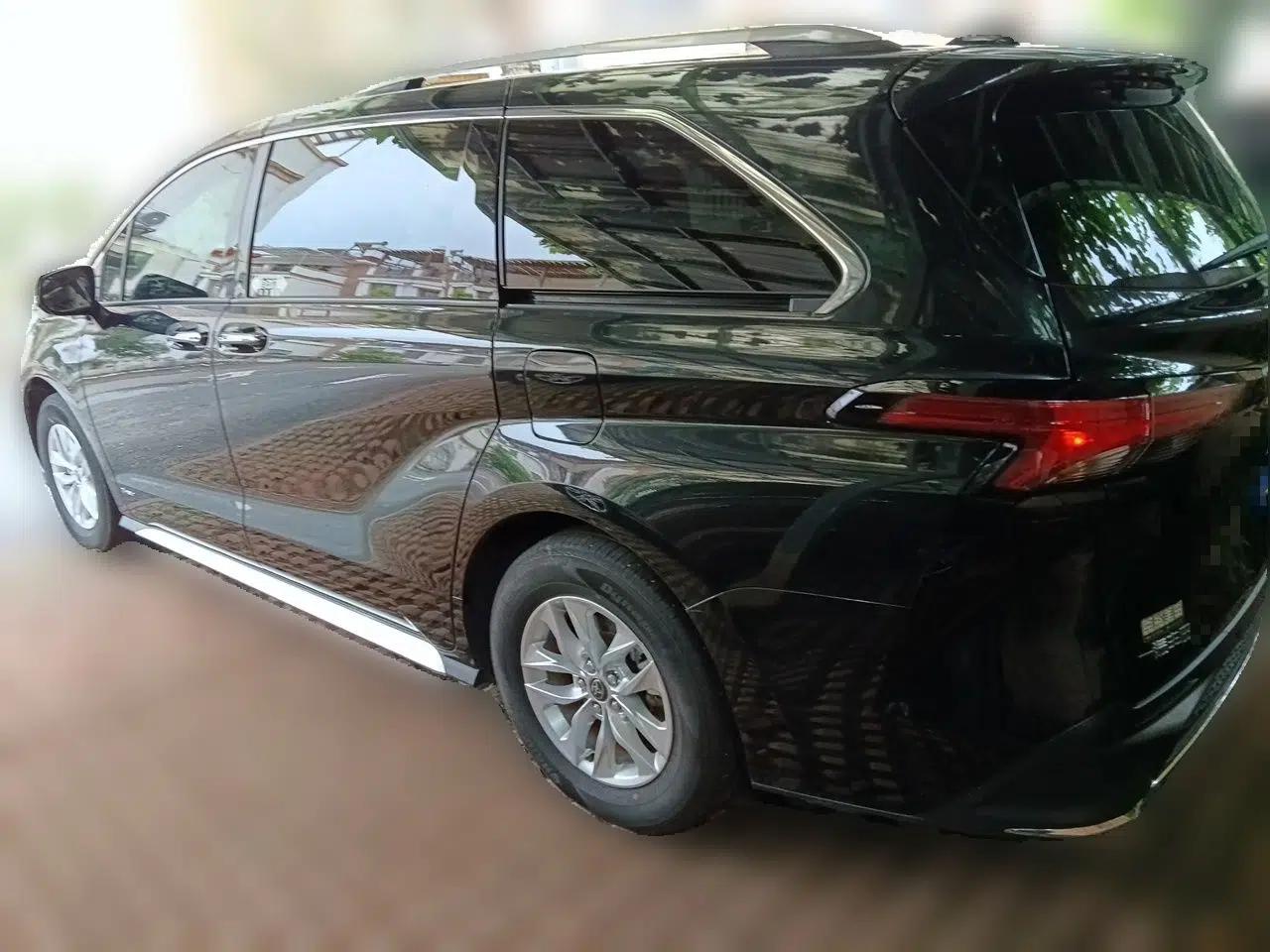 Toyota Granvia 2024 2.5L Hybrid Comfort Edition — миниатюра 4