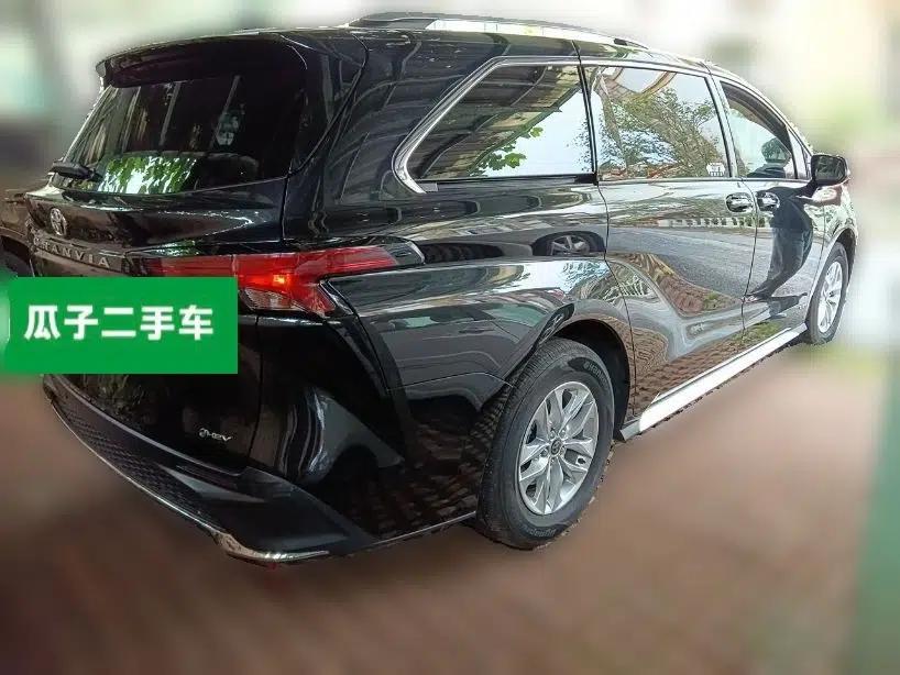 Toyota Granvia 2024 2.5L Hybrid Comfort Edition — миниатюра 6
