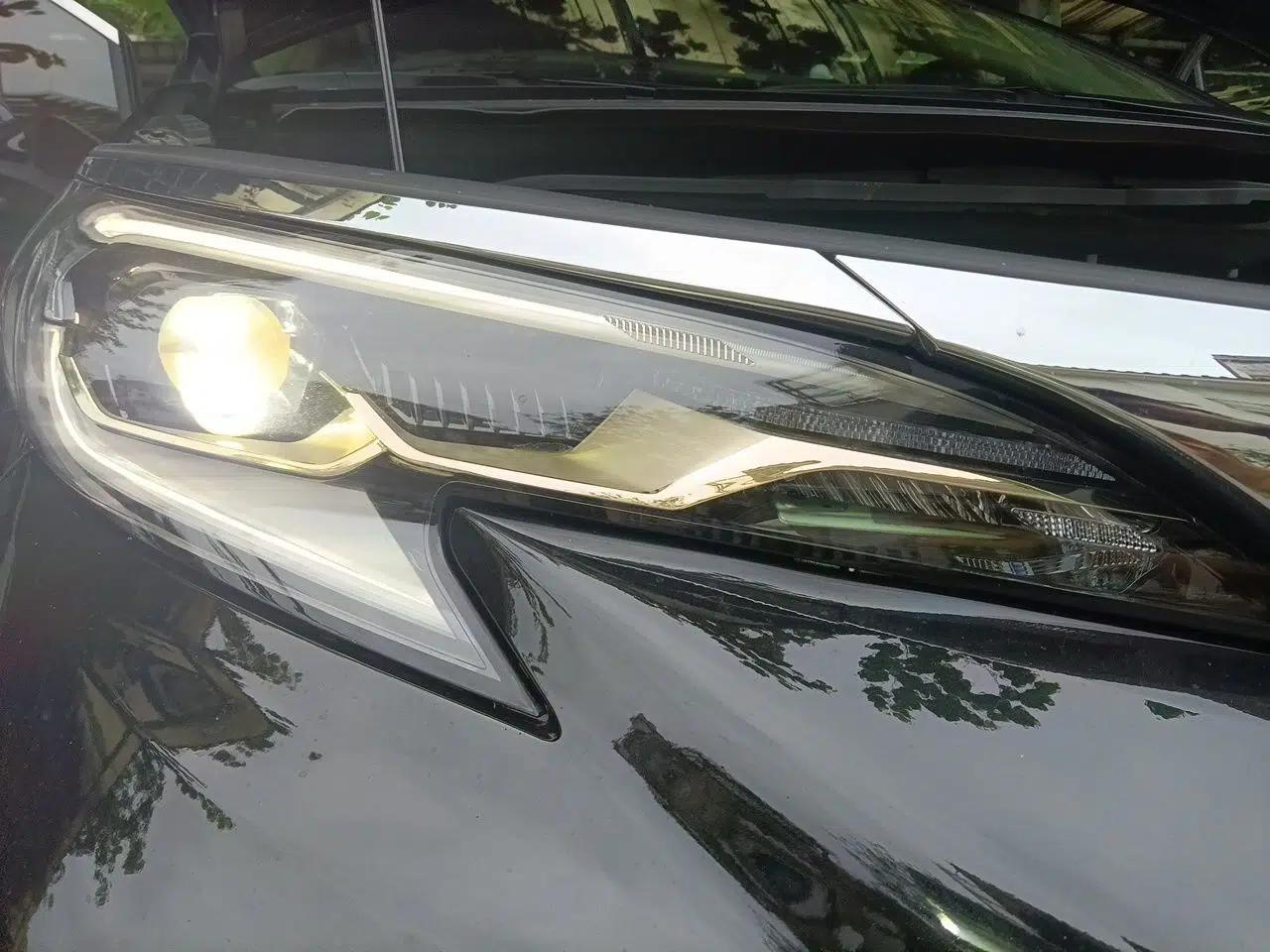 Toyota Granvia 2024 2.5L Hybrid Comfort Edition — миниатюра 7