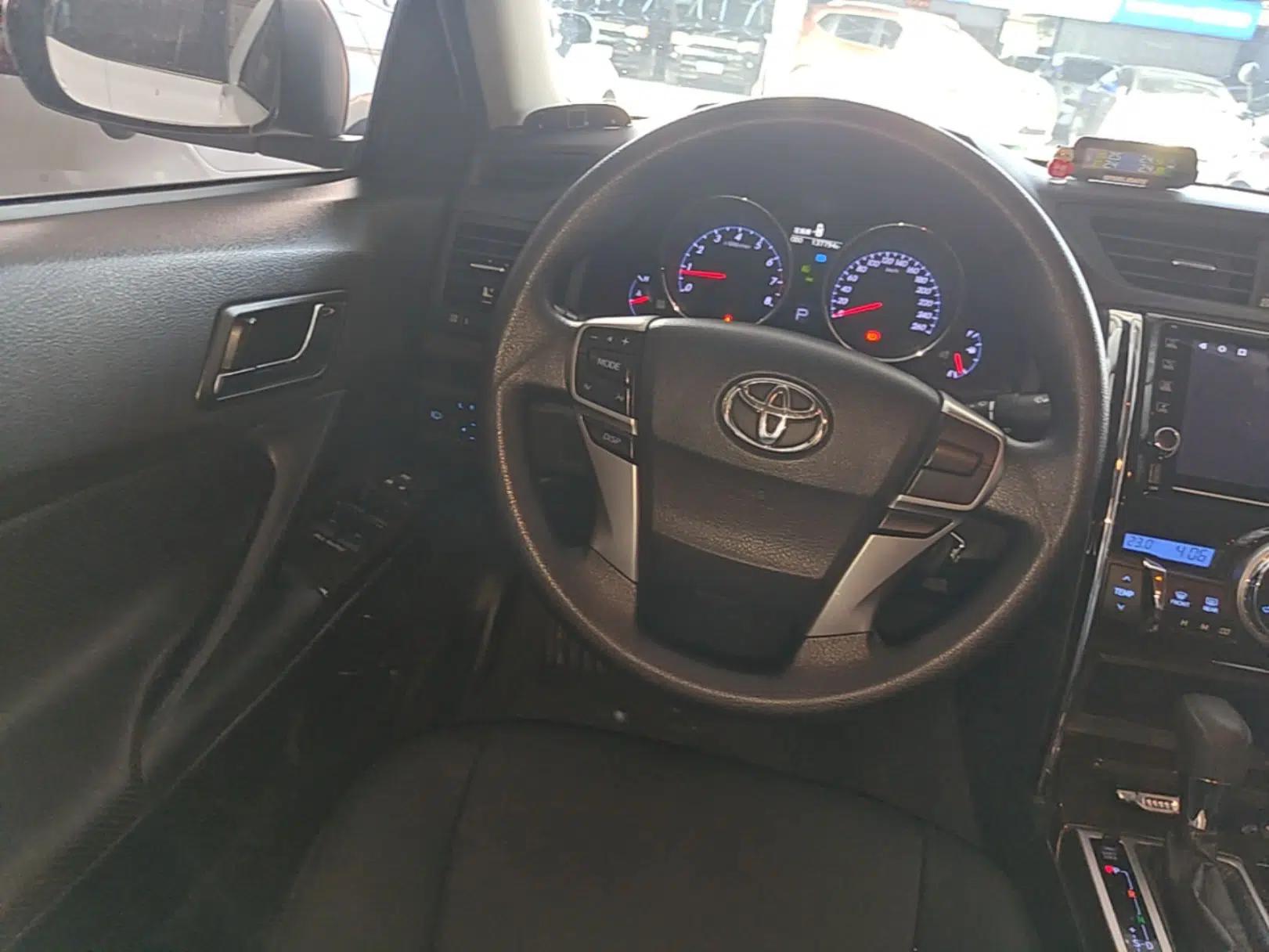 Toyota Reiz 2013 2.5S Elite Edition — миниатюра 13