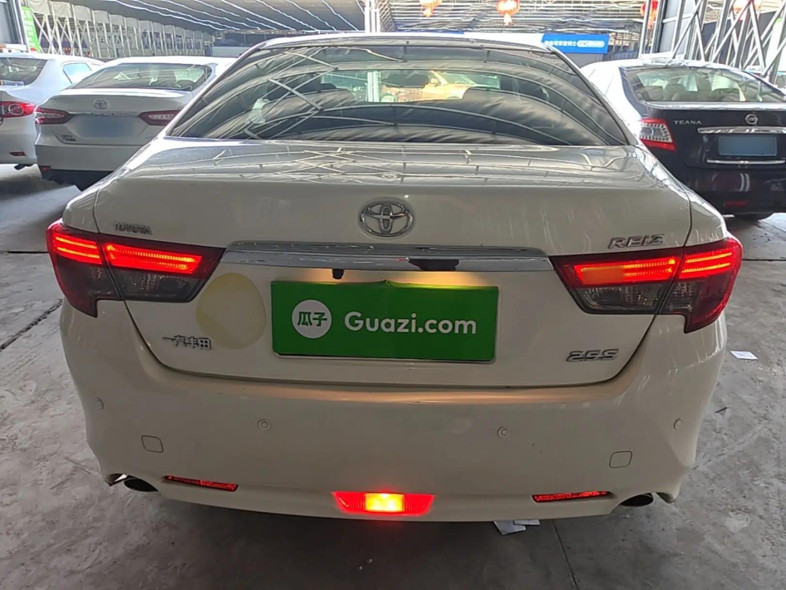 Toyota Reiz 2013 2.5S Elite Edition — миниатюра 3
