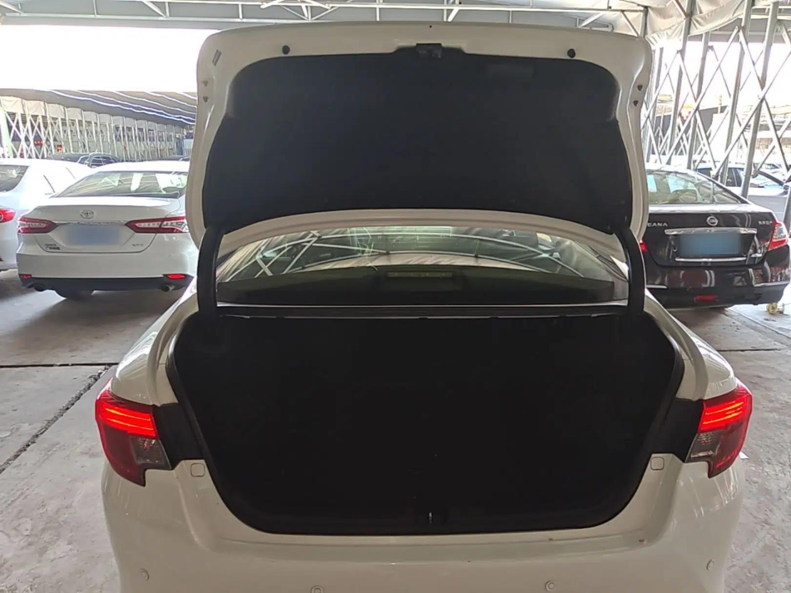 Toyota Reiz 2013 2.5S Elite Edition — миниатюра 21