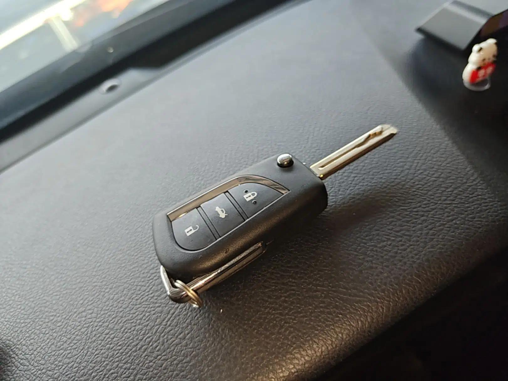 Toyota Reiz 2013 2.5S Elite Edition — миниатюра 22