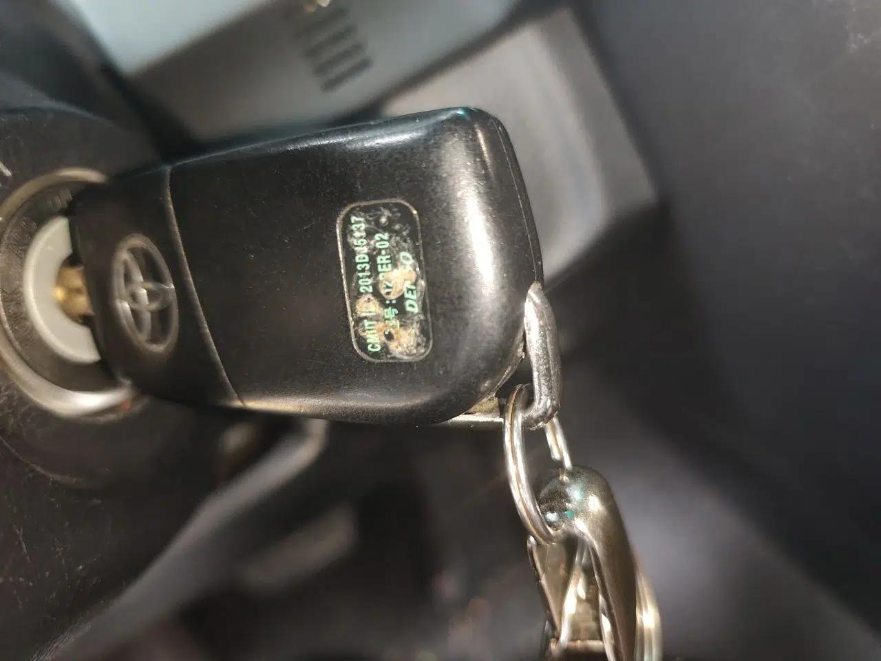 Toyota Reiz 2013 2.5S Elite Edition — миниатюра 9