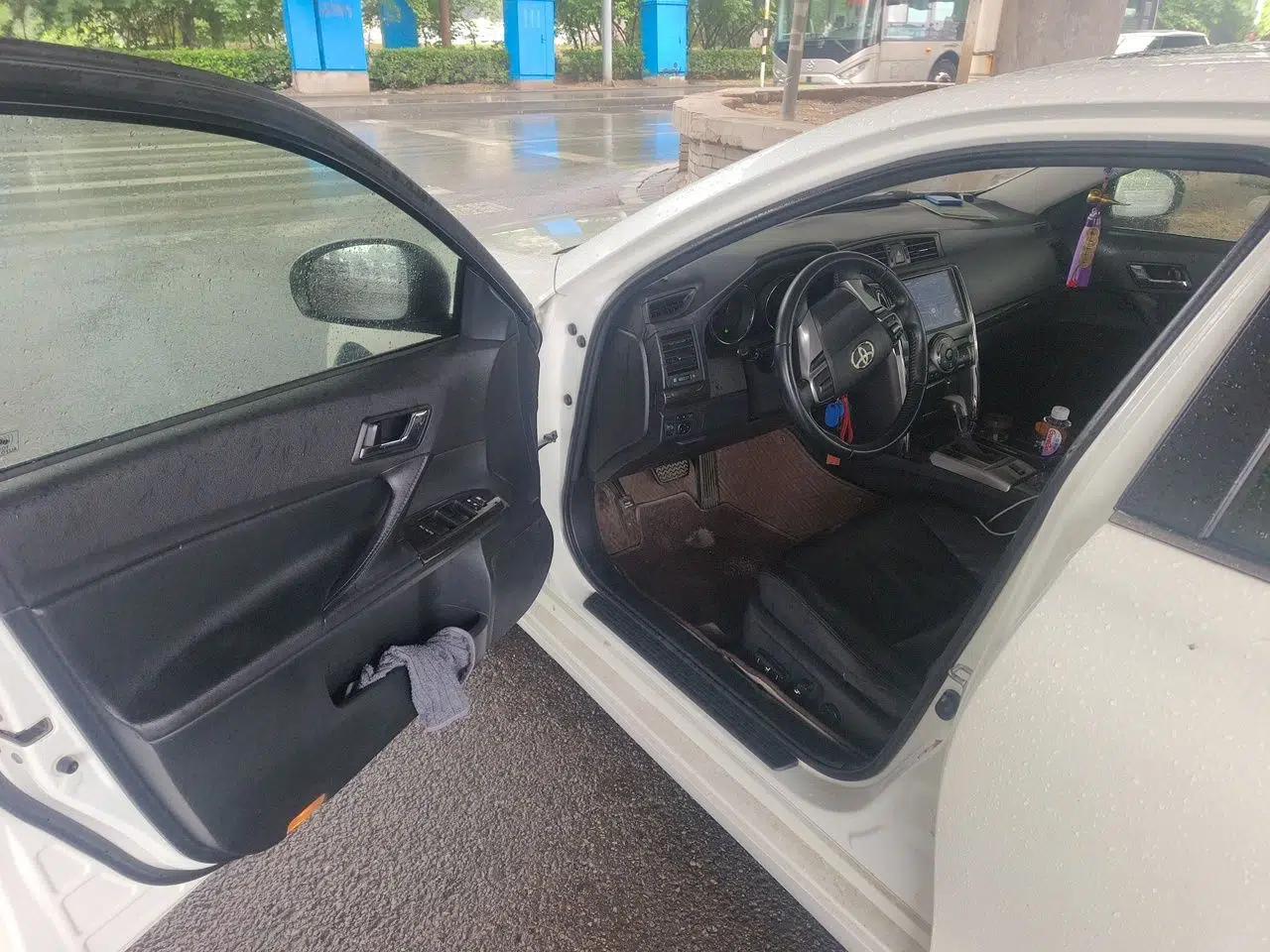 Toyota Reiz 2010 2.5V Fengdu Elite Edition — миниатюра 17
