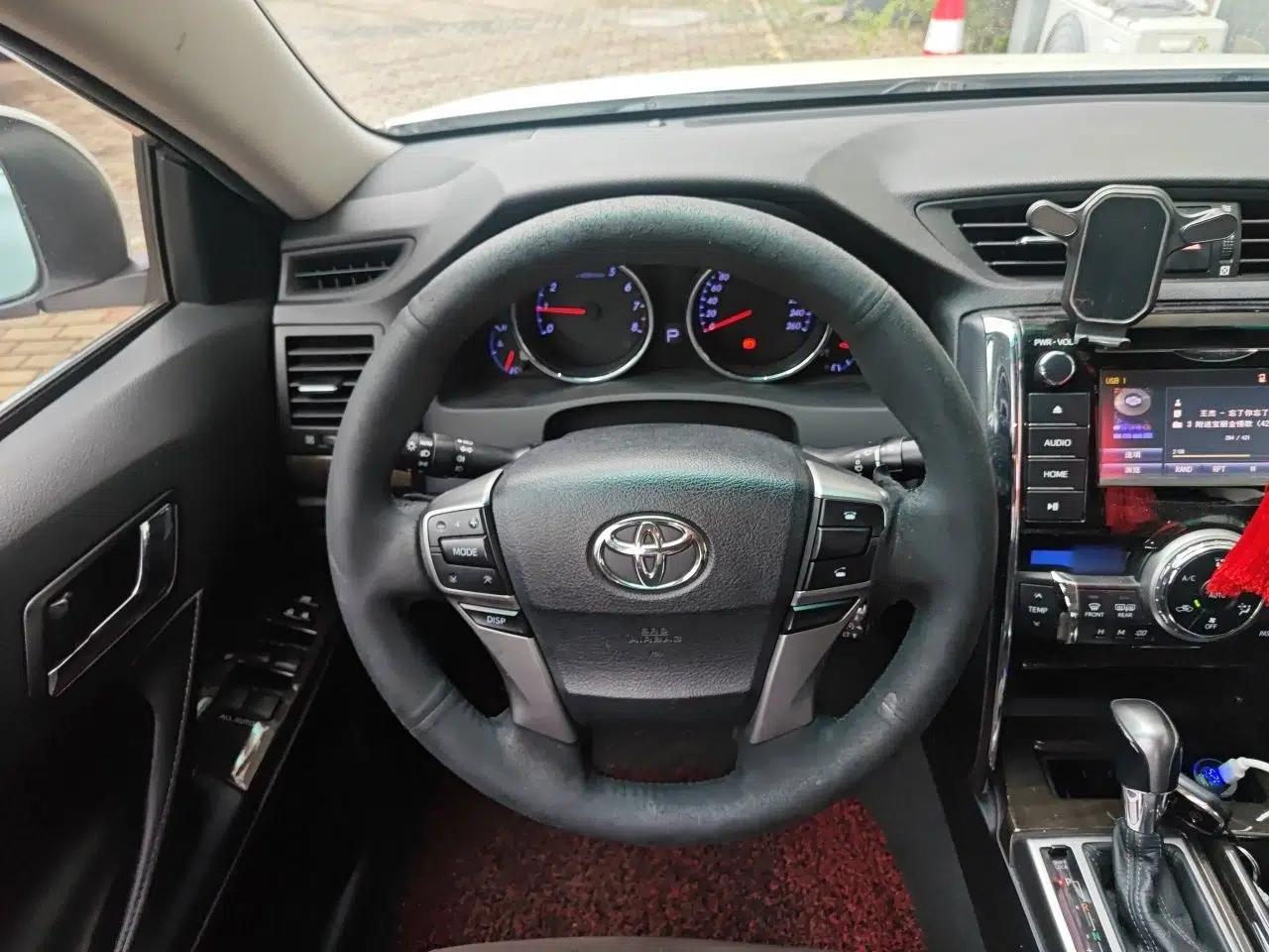 Toyota Reiz 2013 2.5V Shangrui Edition — миниатюра 11