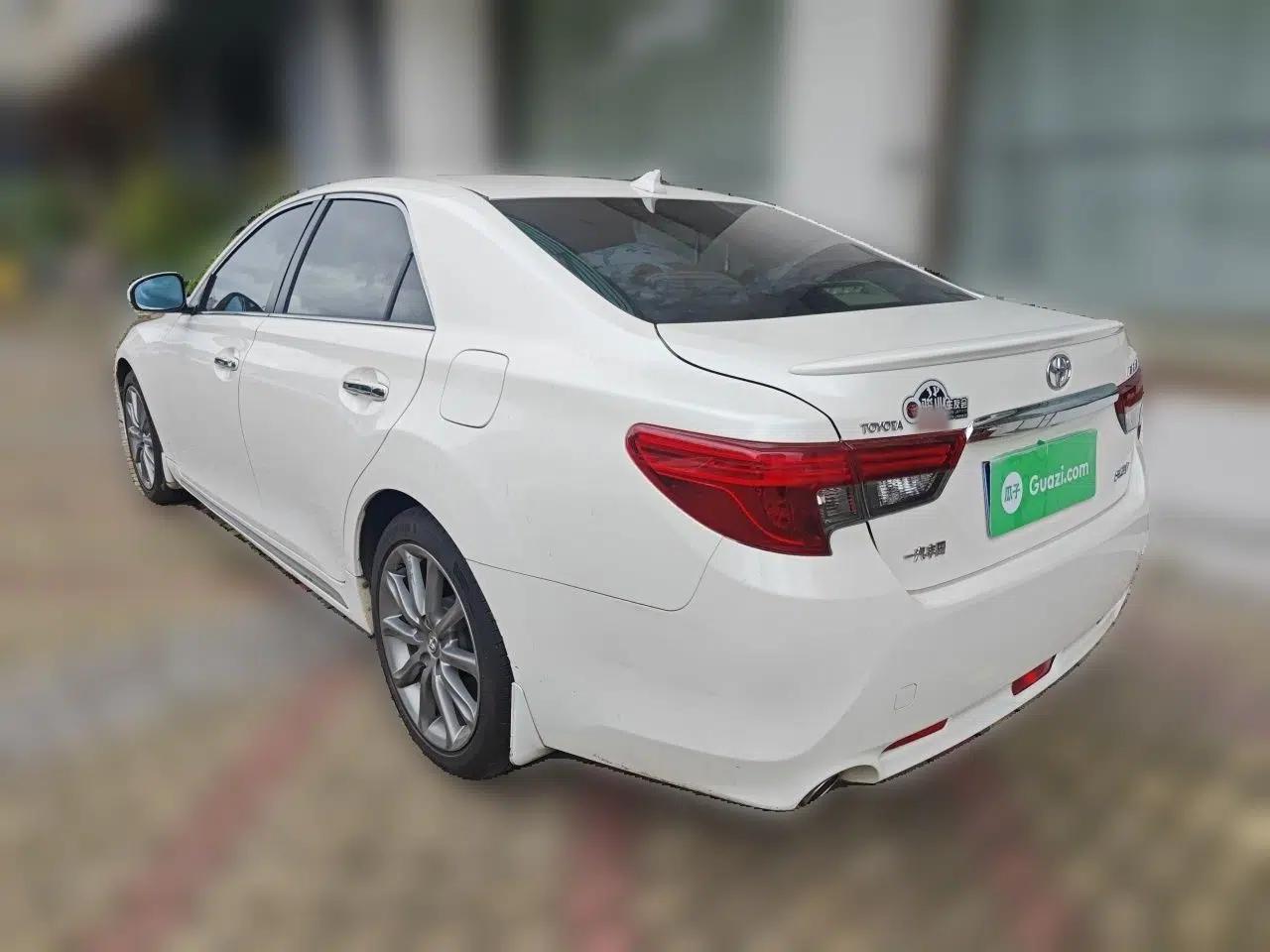 Toyota Reiz 2013 2.5V Shangrui Edition — миниатюра 4