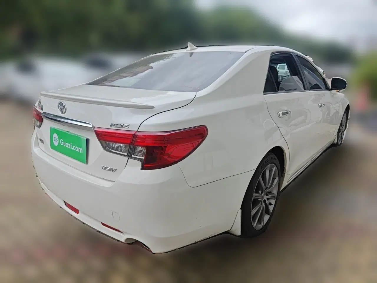 Toyota Reiz 2013 2.5V Shangrui Edition — миниатюра 6