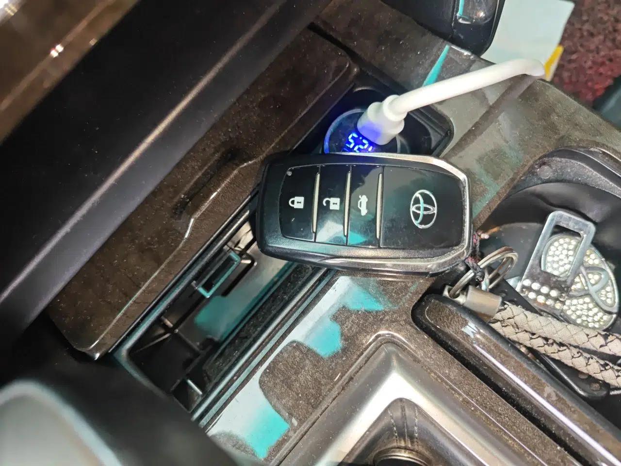 Toyota Reiz 2013 2.5V Shangrui Edition — миниатюра 9