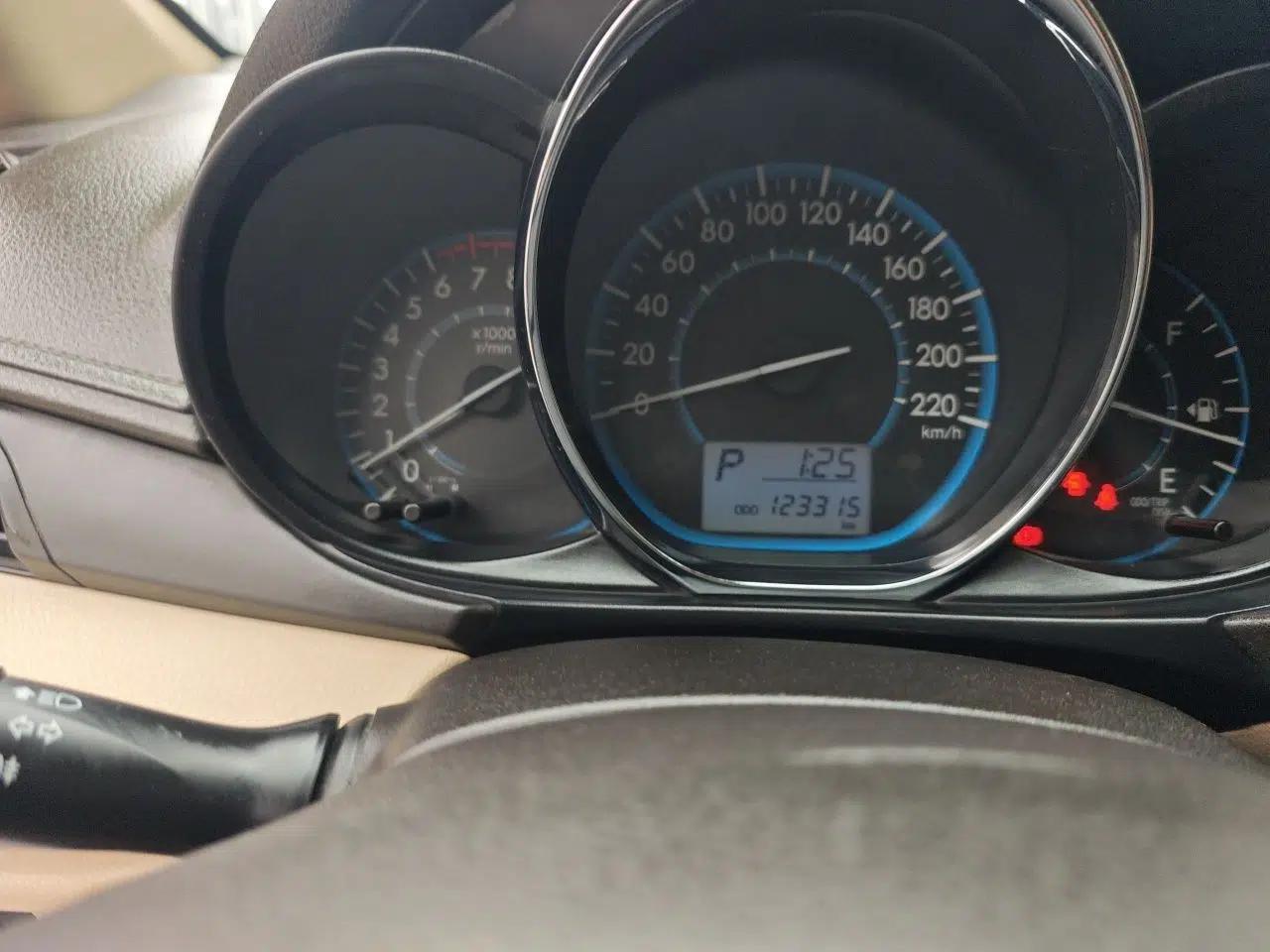 Toyota Vios 2014 1.5L Automatic ZhiZhen Edition — миниатюра 12