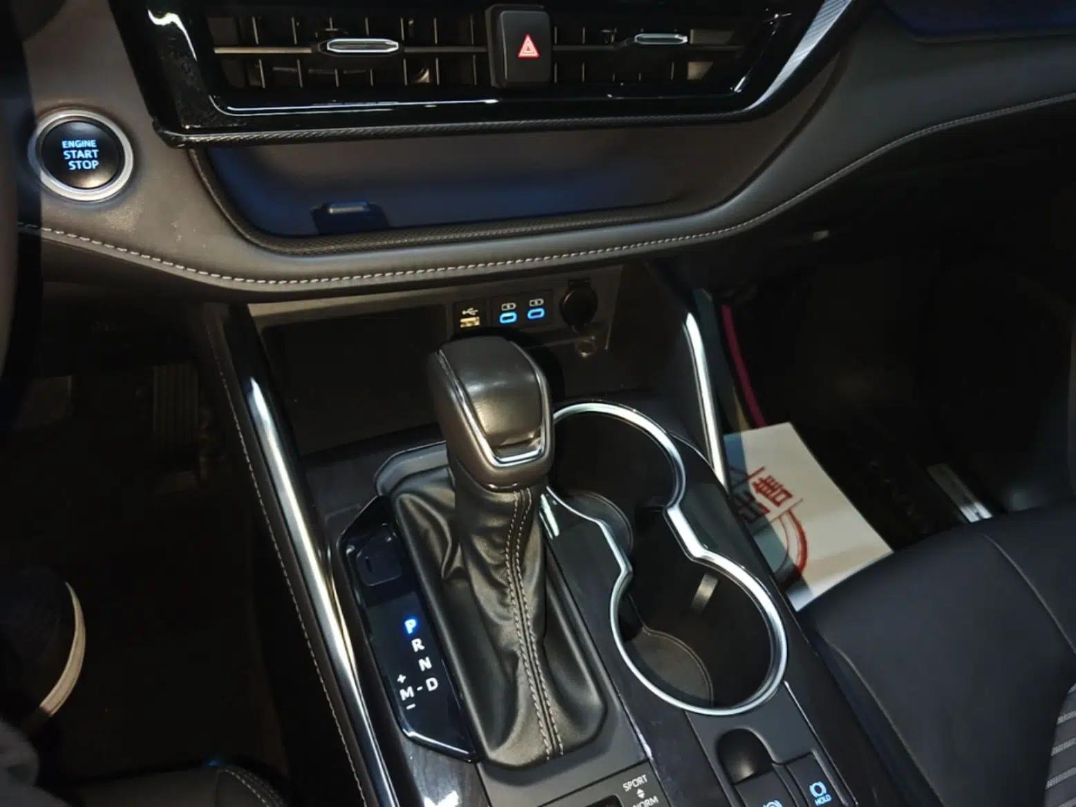 Toyota Crown Kluger 2022 2.0T Four-Wheel Drive Prestige Edition — миниатюра 17