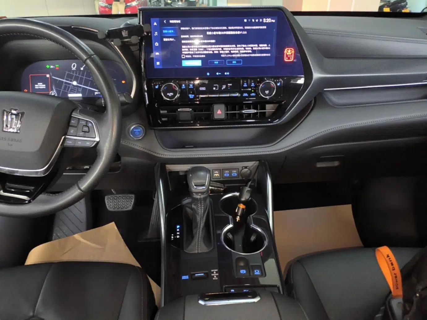 Toyota Crown Kluger 2021 2.5L HEV Four-Wheel Drive Premium Edition — миниатюра 16