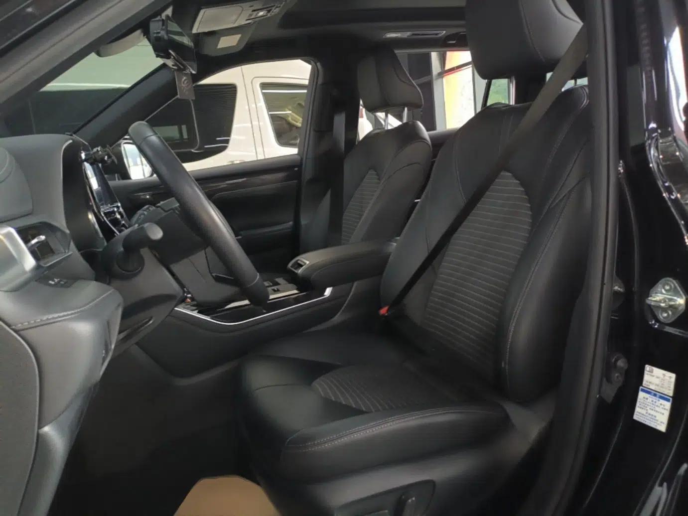 Toyota Crown Kluger 2021 2.5L HEV Four-Wheel Drive Premium Edition — миниатюра 18