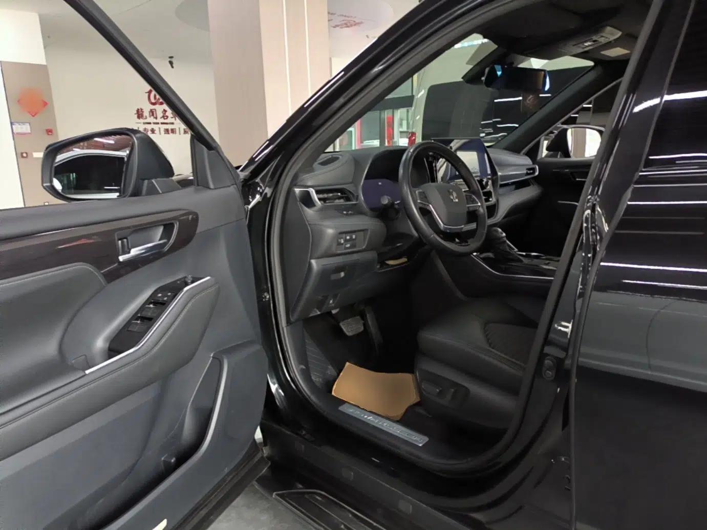 Toyota Crown Kluger 2021 2.5L HEV Four-Wheel Drive Premium Edition — миниатюра 19