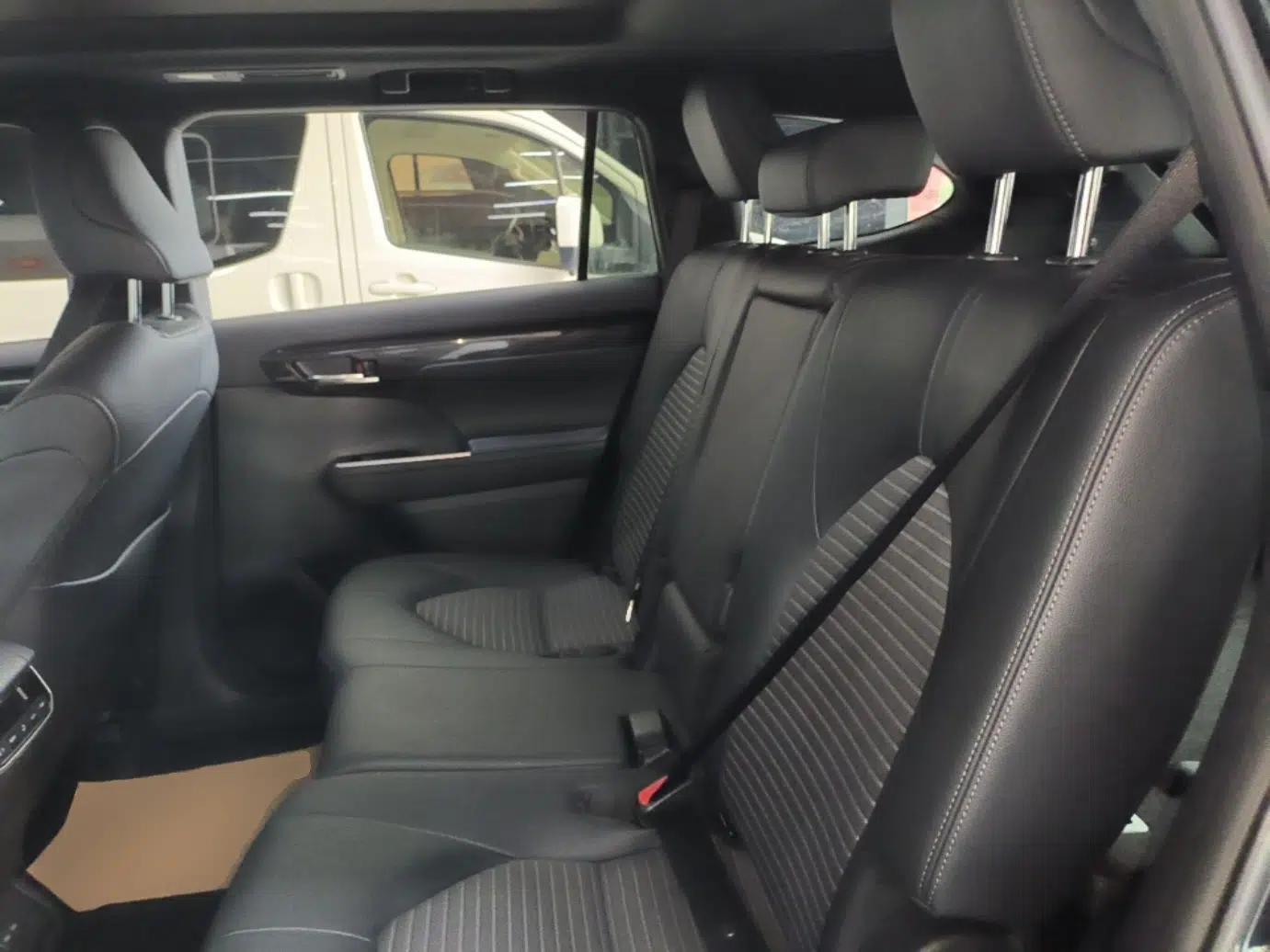 Toyota Crown Kluger 2021 2.5L HEV Four-Wheel Drive Premium Edition — миниатюра 20