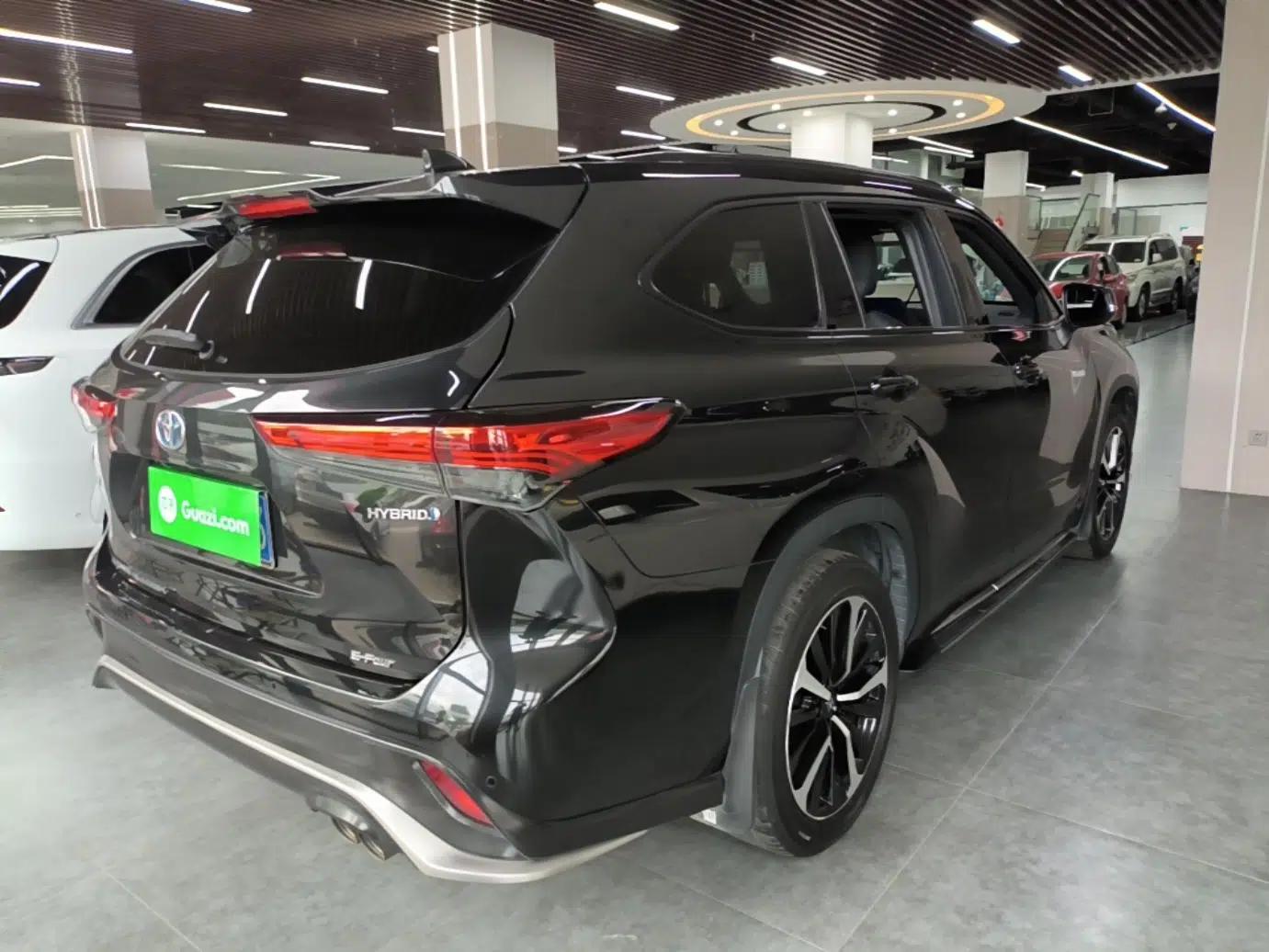 Toyota Crown Kluger 2021 2.5L HEV Four-Wheel Drive Premium Edition — миниатюра 6