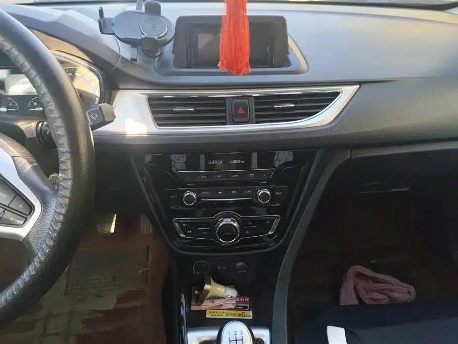 Yuexiang V7 2016 1.6L Manual Enjoyment Edition (National IV Emission Standard) — миниатюра 13