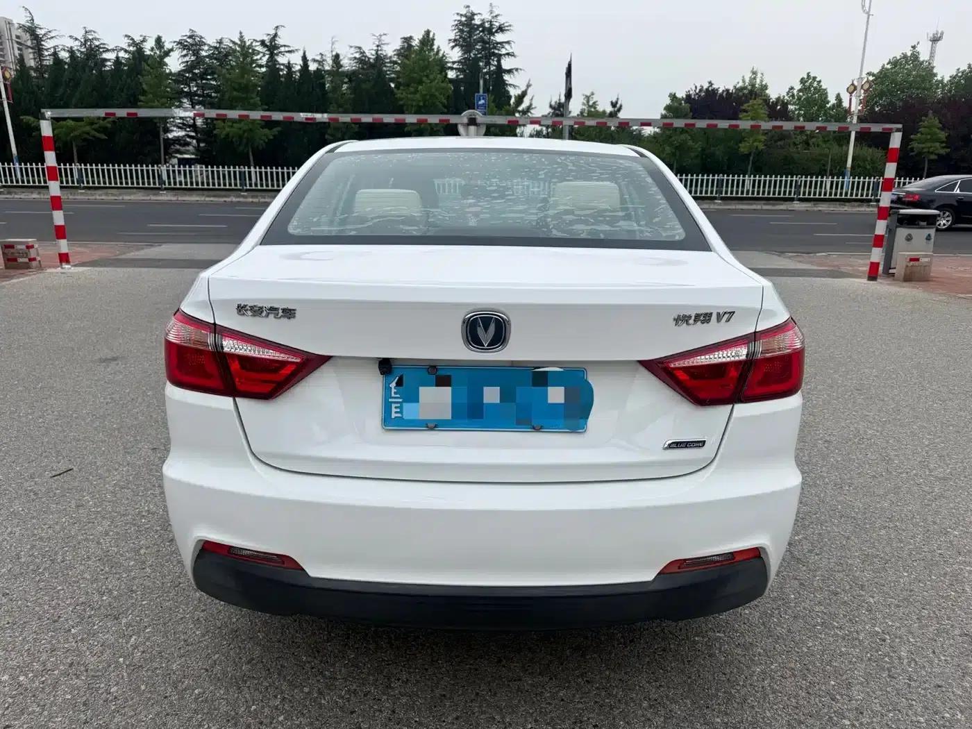 Yuexiang V7 2015 1.6L Manual Comfort Edition (National IV Emission Standard) — миниатюра 5