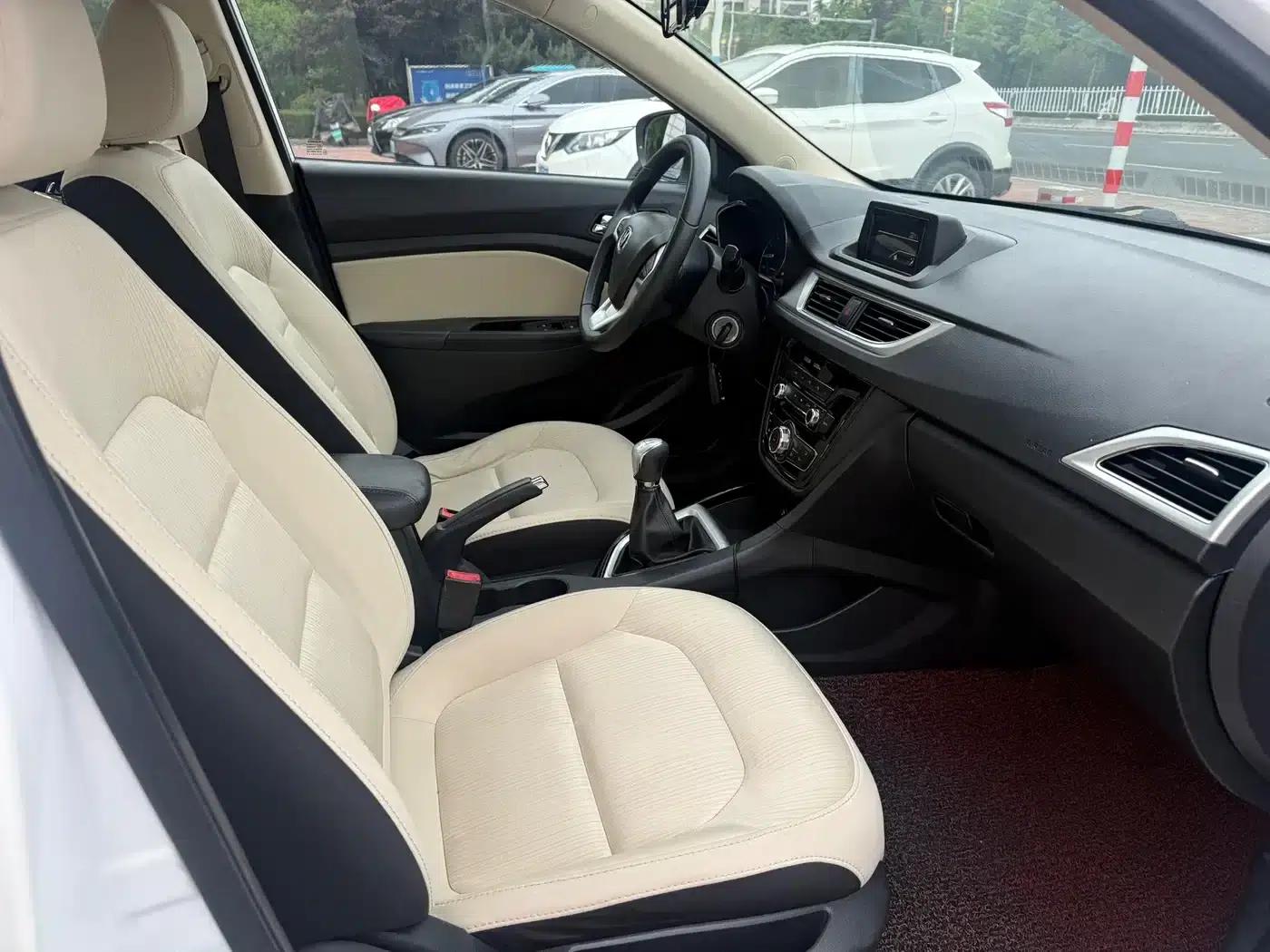 Yuexiang V7 2015 1.6L Manual Comfort Edition (National IV Emission Standard) — миниатюра 9