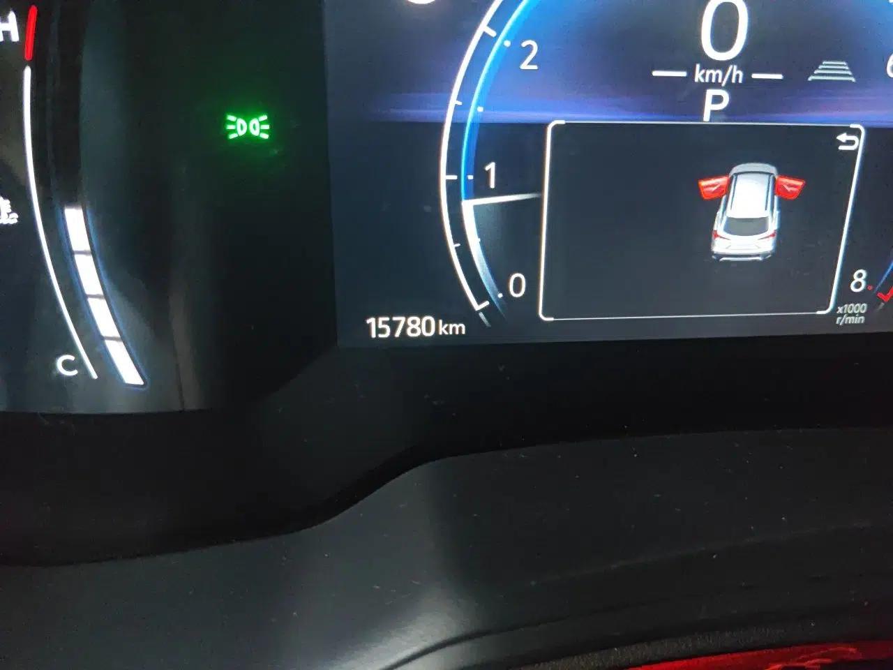 Toyota Corolla Cross 2023 2.0L Elite Edition — миниатюра 13
