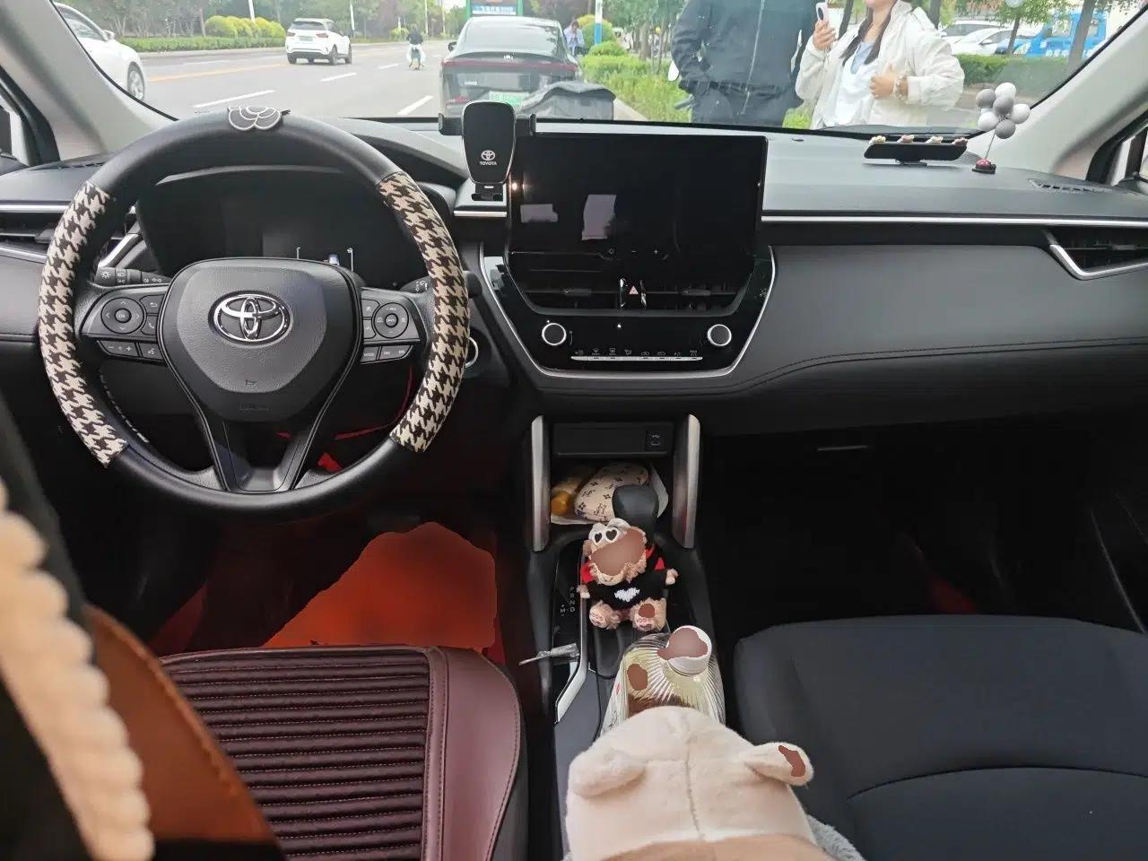 Toyota Corolla Cross 2023 2.0L Elite Edition — миниатюра 10