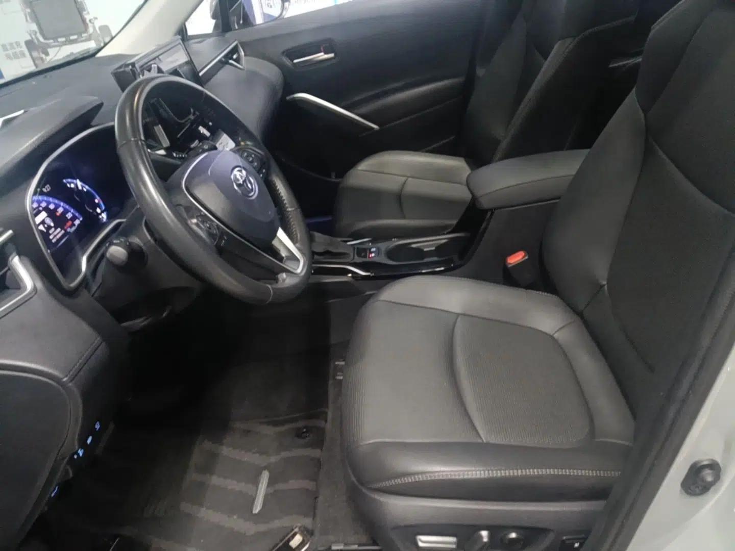 Toyota Corolla Cross 2022 2.0L Flagship Edition — миниатюра 18