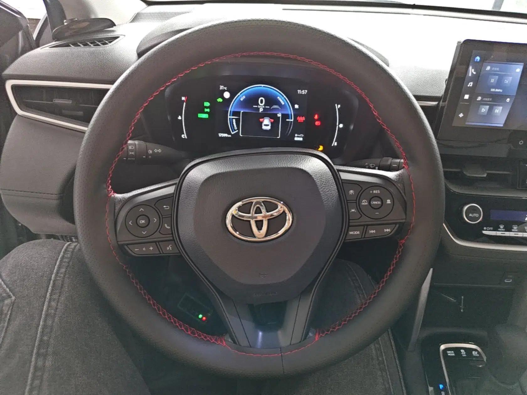 Toyota Corolla Cross 2023 Dual-Motor 2.0L Pioneer Edition — миниатюра 14